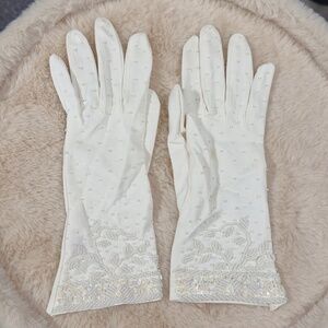 Vintage 1950-1960s White Ivory Hand Beaded Dress Gloves Fits Small/Medium